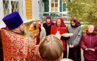 Неделя 3-я по Пасхе.Святых жен-мироносиц